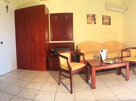 Venardos Hotel